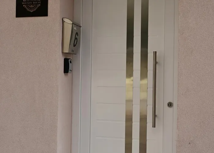 Pensionat Mouson Luxury Kavala